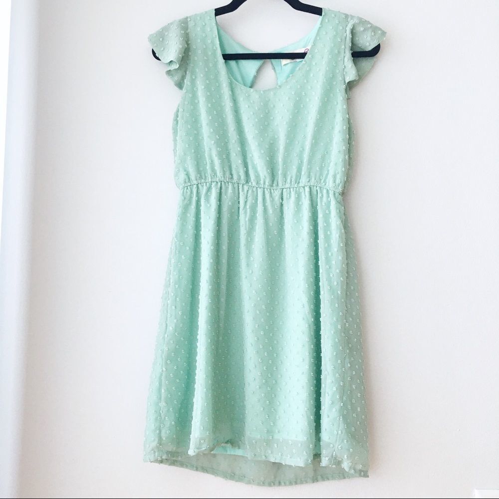— Emmelee — Pretty Sea Green Dress - Picture 2 of 5